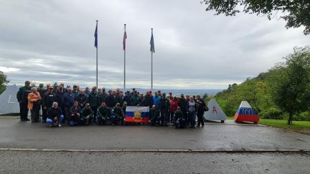 Slika 1_Pri spominskem obeležju v Gonjačah